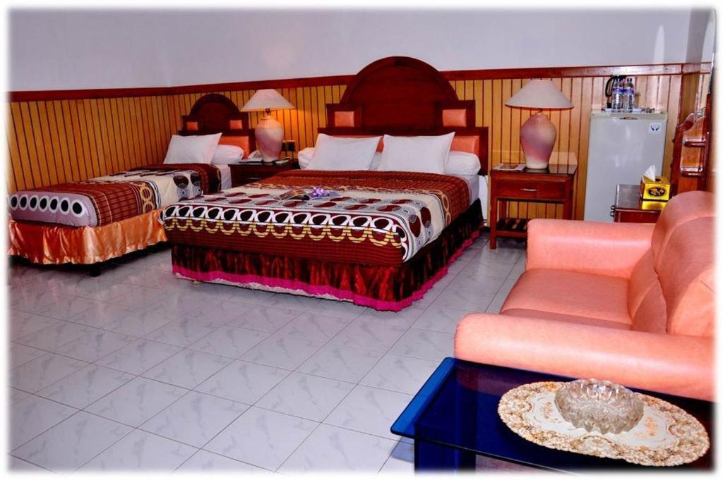 Berlian Abadi Hotel By Sinergi Баньюванги Номер фото