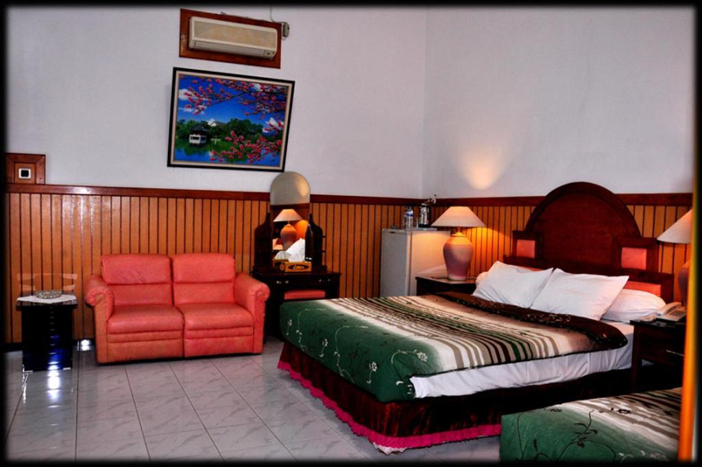 Berlian Abadi Hotel By Sinergi Баньюванги Номер фото